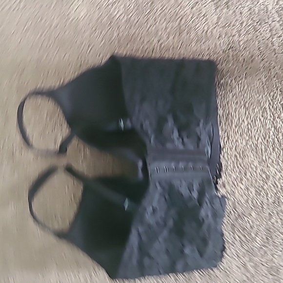 Black Victoria secret bra - Picture 2 of 4